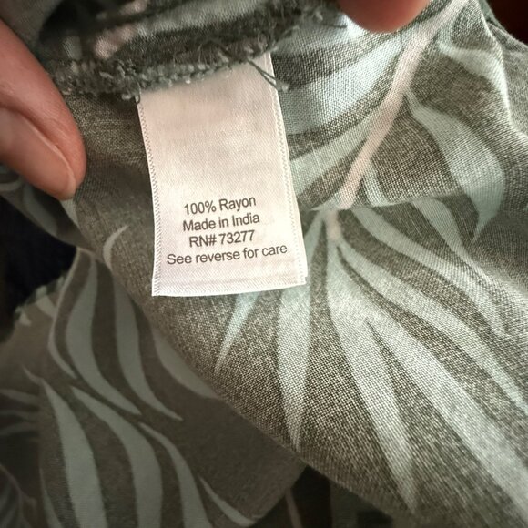 Croft & Barrow Green & White Tropical Leaf Print Shirt Size M - Picture 5 of 5